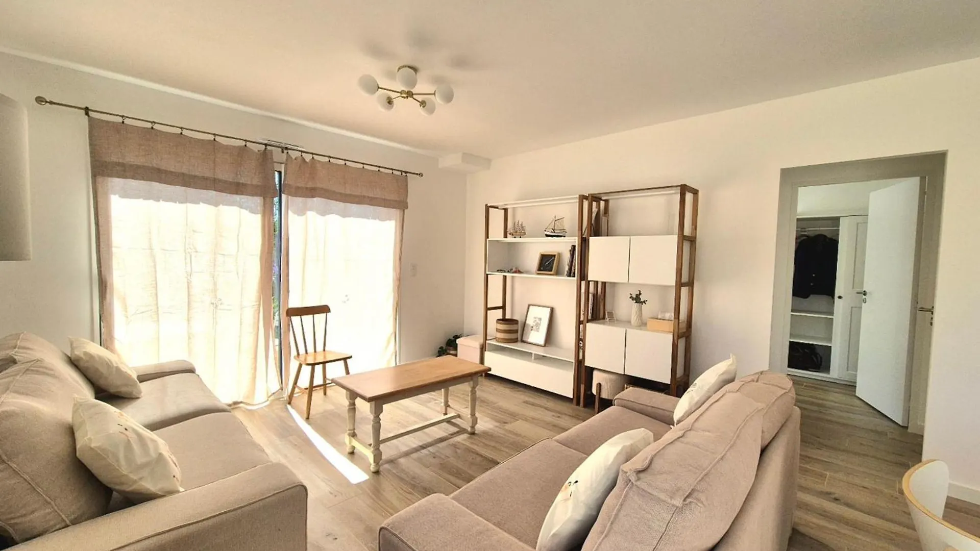הוילה דינאר Pleasant House With Garden Near The Sea צרפת